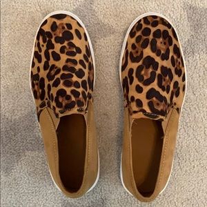 Leopard tennis shoes